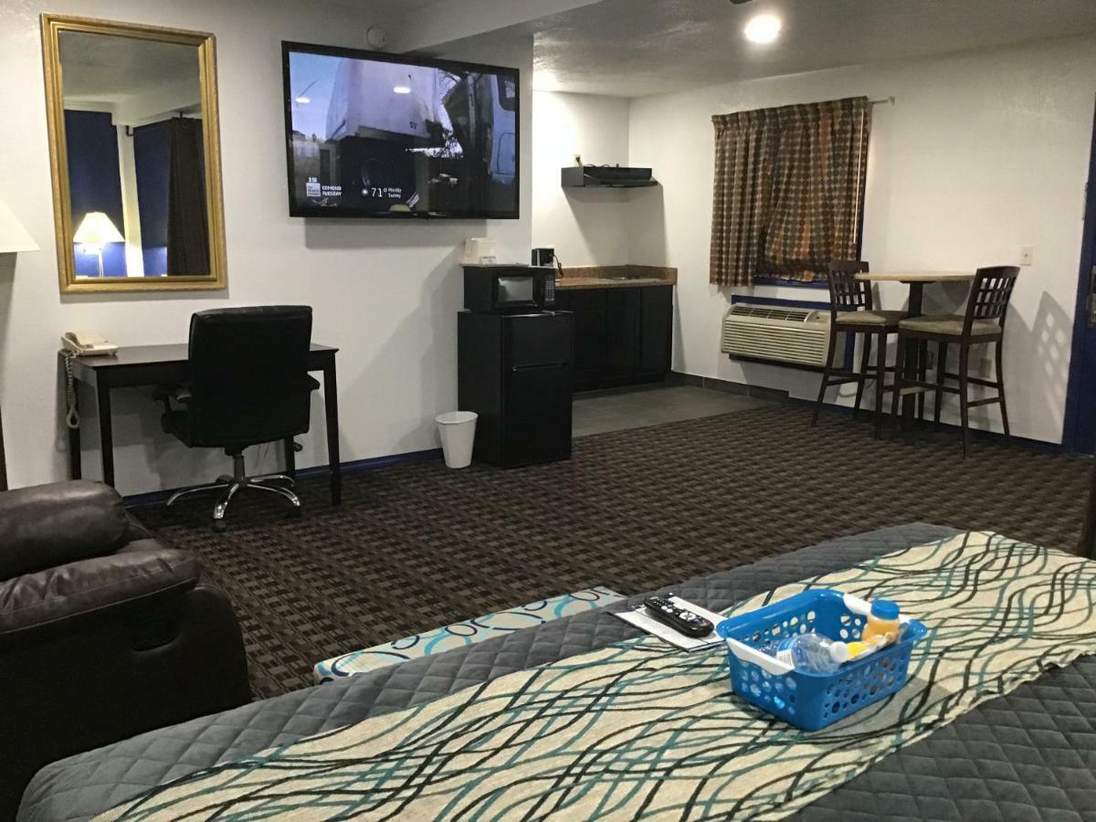 Budget Inn & Suites Оклахома-Сити Экстерьер фото